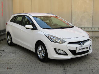 Hyundai i30 1.6 CVVT, �R, AC, v�h�ev sed