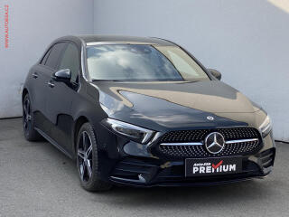 Mercedes-Benz 1.3i A250e, AT, LED, panor,