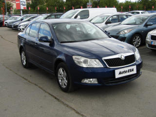 koda Octavia 2.0TDi, Xenon