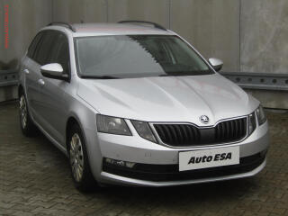�koda Octavia 2.0 TDi, 1.maj, DSG, navi, AC