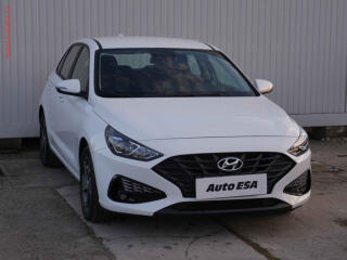 Hyundai i30 1.5 DPi, 1.maj,�R, AC, kamera