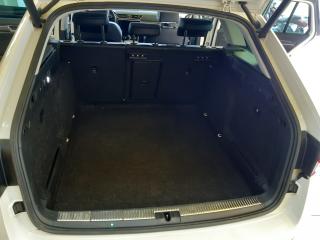 Škoda Superb 2.0 TDI Combi STYLE +  - náhled 25