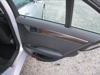 Mercedes-Benz Třídy C 1,8 C180 K, NAVI, serviska, - náhled 12