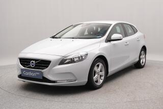 Volvo V40 T2 KINETIC CZ 1.maj REZERVACE