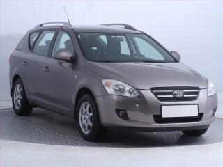 Kia Ceed 1.6 CRDi, Ta�n�, dobr� stav