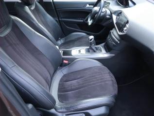 Peugeot 308 (2015) Allure 2.0 BlueHDi, Navi - náhled 9