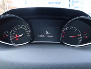 Peugeot 308 (2015) Allure 2.0 BlueHDi, Navi - náhled 11