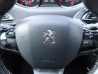 Peugeot 308 (2015) Allure 2.0 BlueHDi, Navi - náhled 15