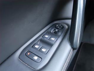 Peugeot 308 (2015) Allure 2.0 BlueHDi, Navi - náhled 17