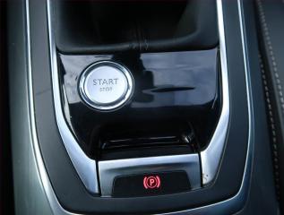 Peugeot 308 (2015) Allure 2.0 BlueHDi, Navi - náhled 18