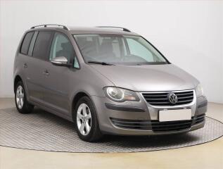 Volkswagen Touran 2.0 TDI, nov� STK, Ta�n�