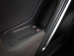 Opel Grandland X (2018) Innovation 1.2 Turbo, Automat - náhled 18