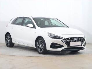 Hyundai i30 1.5 T-GDI MHEV, �R,1.maj
