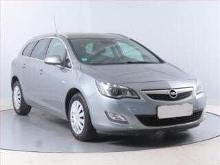 Opel Astra 1.7 CDTI, Xenony, Tempomat