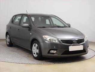Kia Ceed 1.4 CVVT, Serv.kniha, po STK