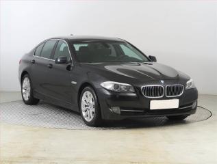 BMW 525d, Navi, Xenony, Tempomat