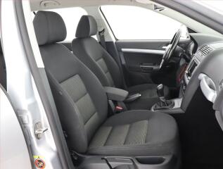 Mercedes-Benz CLS (2015) 250 BlueTEC 4MATIC, 4X4 - náhled 9