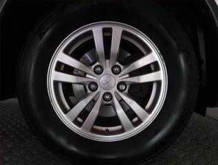 Mitsubishi Outlander (2014) 2.2 DI-D, 4X4, Serv.kniha - náhled 15