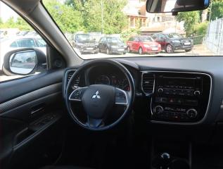 Mitsubishi Outlander (2014) 2.2 DI-D, 4X4, Serv.kniha - náhled 7