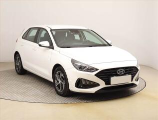 Hyundai i30 1.5 DPI, �R,1.maj, Serv.kniha