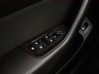 Hyundai i40 (2013) 1.7 CRDi, Serv.kniha, Xenony - náhled 19