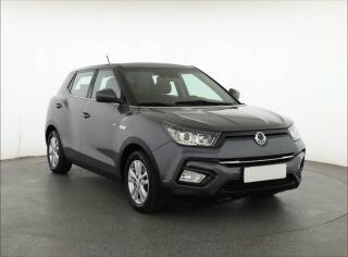 SsangYong Tivoli 1.6 e-XDi, 4X4, Serv.kniha