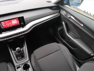 Citroën C4 (2022) 1.2 PureTech - náhled 8