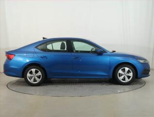 Citroën C4 (2022) 1.2 PureTech - náhled 6