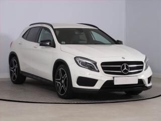Mercedes-Benz GLA AMG line 200 d 4MATIC
