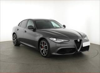 Alfa Romeo Giulia 2.0 Turbo, SERVISN KNIHA