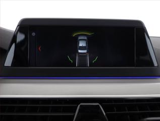 BMW Řada 5 (2019) 530e iPerformance - náhled 16
