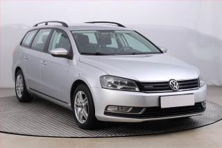Volkswagen Passat 1.6 TDI, Navi, Park.senzory