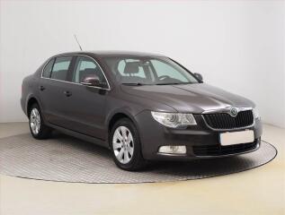 �koda Superb Ambiente 2.0 TDI, Xenony