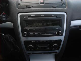 Škoda Octavia (2009) 1.9 TDI, Tempomat - náhled 12