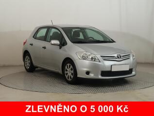 Toyota Auris Base 1.4 D-4D, nov� STK