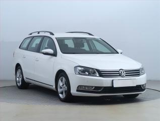 Volkswagen Passat 2.0 TDI, Serv.kniha, Navi