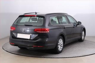 Volkswagen Passat (2019) Comfortline 2.0 TDI, Navi - náhled 5