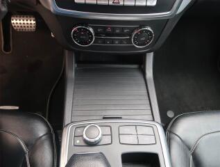 Škoda Superb (2018) Sportline 2.0 TDI, Automat - náhled 13