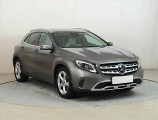 Mercedes-Benz GLA Progressive 200d 4MATIC