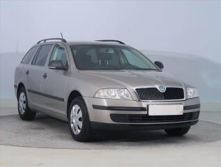 �koda Octavia 1.6, �R,1.maj, Serv.kniha