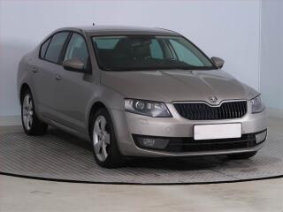 �koda Octavia Ambition 2.0 TDI, Navi, Xenony