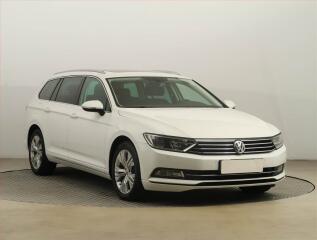 Volkswagen Passat 2.0 TDI, Serv.kniha, Navi