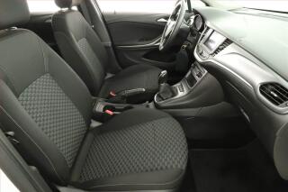 Volkswagen Passat (2018) Comfortline 2.0 TDI, Automat - náhled 9