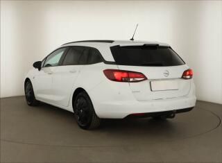 Volkswagen Passat (2018) Comfortline 2.0 TDI, Automat - náhled 4