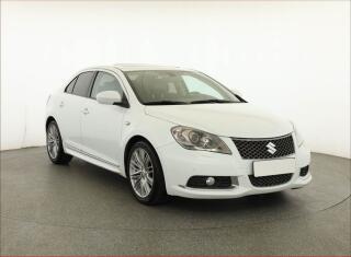 Suzuki Kizashi 2.4 VVT, Serv.kniha, Xenony