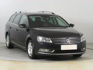 Volkswagen Passat Highline 2.0 TDI, Navi, Xenony