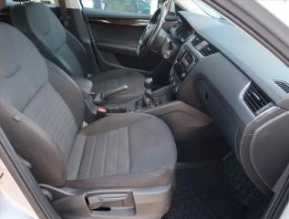Citroën C4 (2008) 1.4 16V, Klima, rezervace - náhled 9