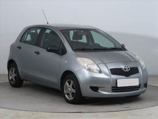 Toyota Yaris 1.0 VVT-i, nov� STK, rezervace