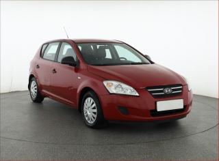 Kia Ceed 1.4 CVVT, po STK, obl�ben� v�z