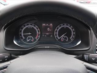 Škoda Karoq (2019) Ambition 1.6 TDI, Navi - náhled 11